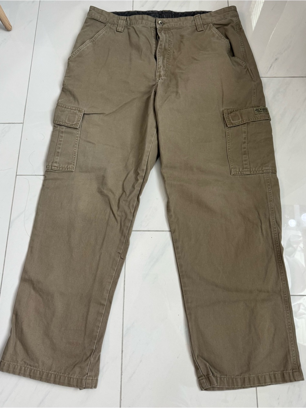 Men's Cargo Pants in khaki